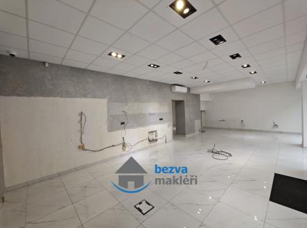 Pronájem obchodní prostor, 100 m²