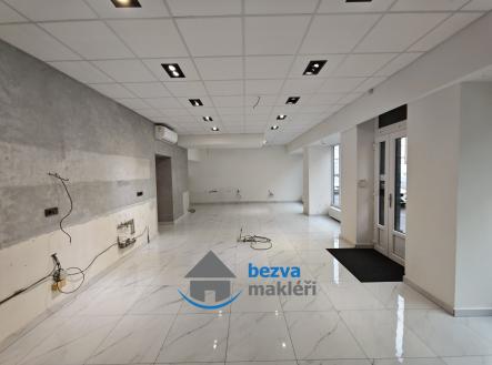 Pronájem obchodní prostor, 100 m²