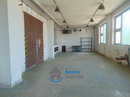 Pronájem komerčního objektu, výroba, 377 m²