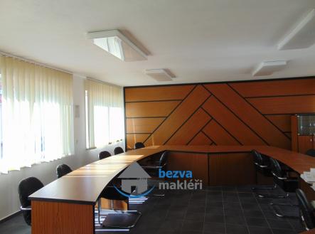 Pronájem kanceláře, 54 m²