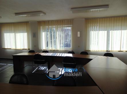 Pronájem kanceláře, 54 m²