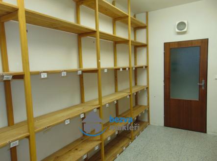 Pronájem komerčního objektu, sklad, 11 m²