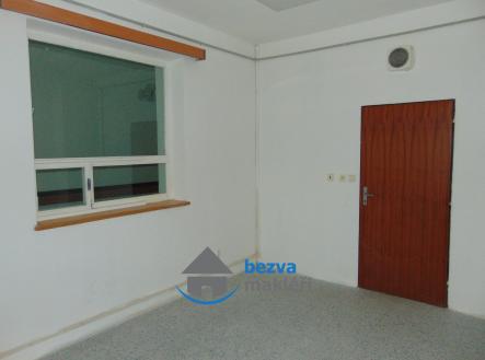 Pronájem komerčního objektu, sklad, 14 m²