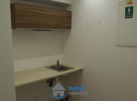 Pronájem obchodní prostory, 71 m²
