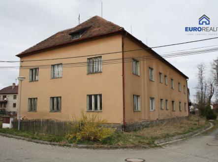 Prodej - nájemní dům, 330 m²