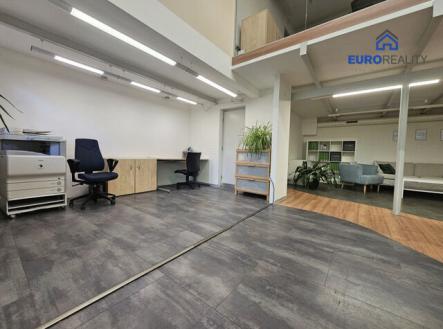 Pronájem - kanceláře, 190 m²