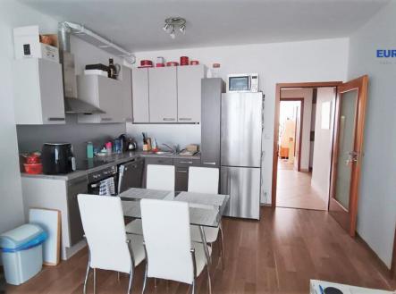 Pronájem bytu, 3+kk, 77 m²