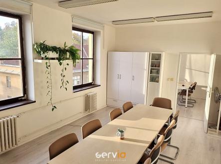 Pronájem kanceláře, 69 m²