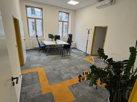 Pronájem kanceláře, 126 m²