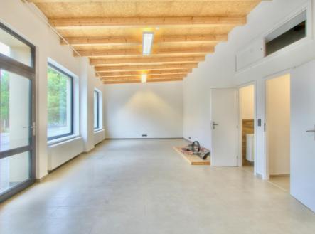 Pronájem obchodní prostory, 70 m²