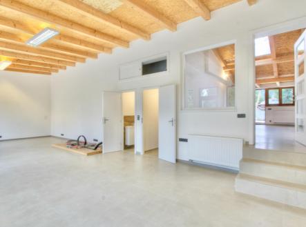 Pronájem obchodní prostory, 70 m²