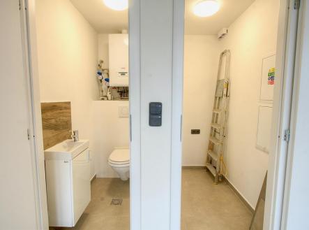 Pronájem obchodní prostory, 70 m²