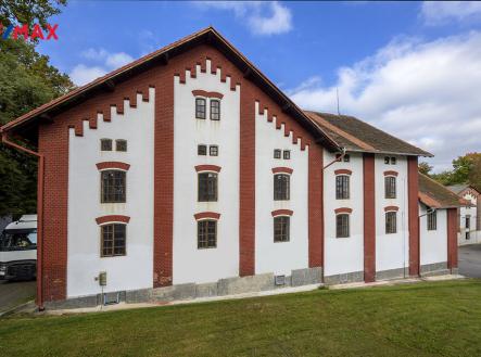 Prodej skladovací prostor, 10 600 m²