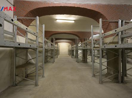 Prodej skladovací prostor, 450 m²