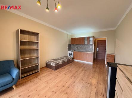 Pronájem bytu, 1+kk, 38 m² obrázek