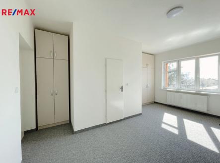 Pronájem kanceláře, 100 m²