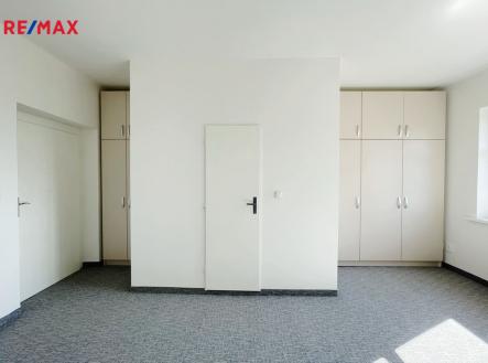 Pronájem kanceláře, 100 m²