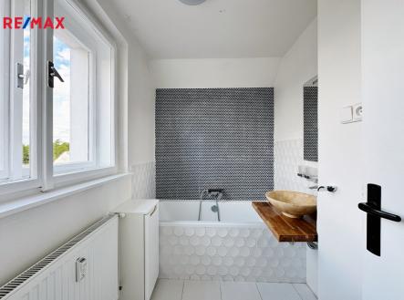 Pronájem bytu, 3+kk, 80 m²