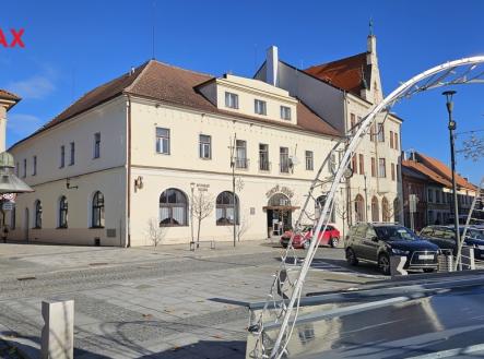 Prodej hotel, 815 m² obrázek