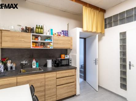 Pronájem obchodní prostor, 165 m²