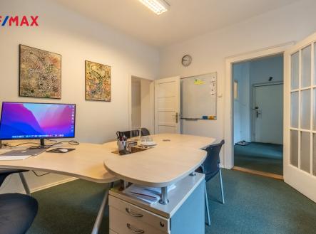 Pronájem - kanceláře, 60 m²