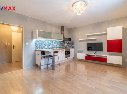 Pronájem bytu, 1+kk, 32 m²