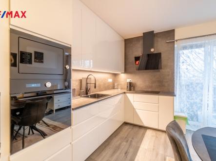 Pronájem bytu, 3+kk, 74 m²