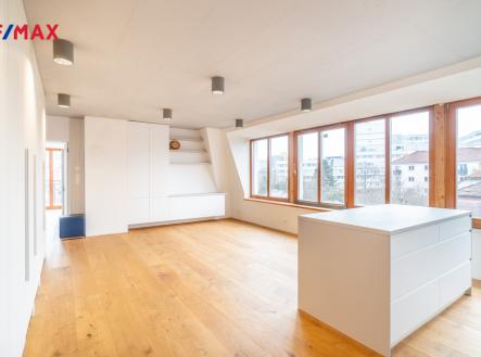 Pronájem bytu, 5+kk, 136 m²