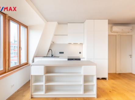 Pronájem bytu, 5+kk, 136 m²