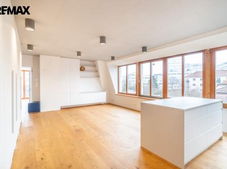 Pronájem bytu, 5+kk, 136 m²