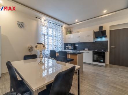 Prodej bytu, 3+1, 186 m²