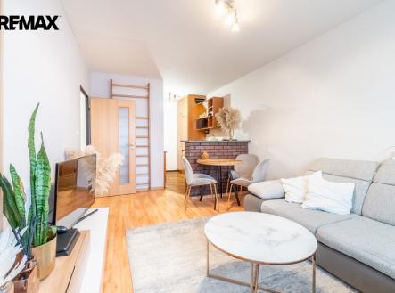 Pronájem bytu, 2+kk, 43 m²