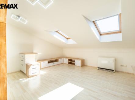 Pronájem bytu, 2+kk, 40 m²