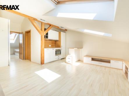 Pronájem bytu, 2+kk, 40 m²