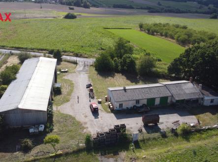 Pronájem skladovací prostor, 500 m²