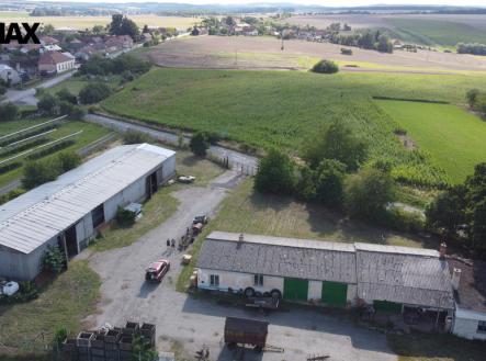 Pronájem skladu, 500 m²