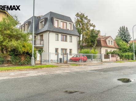 Pronájem kanceláře, 136 m²