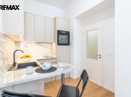 Pronájem bytu, 2+kk, 67 m²
