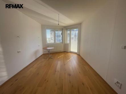 Pronájem bytu, 2+kk, 77 m²