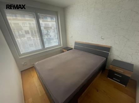 Pronájem bytu, 2+kk, 77 m²