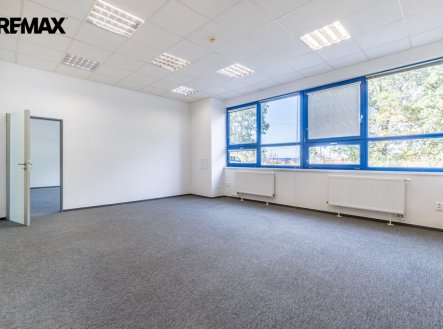 Pronájem kanceláře, 107 m²