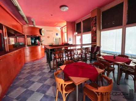 Pronájem - restaurace, 205 m²