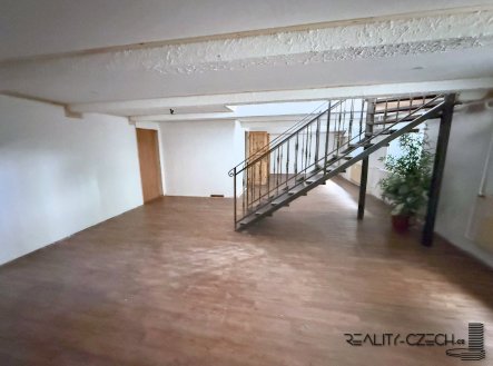 Pronájem komerčního objektu, jiný, 86 m²