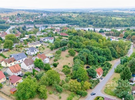 Stavební pozemek 994 m² - Týnec nad Labem