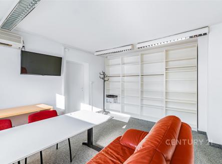 Pronájem kanceláře, 32 m²