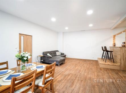 Pronájem bytu, 2+kk, 70 m²