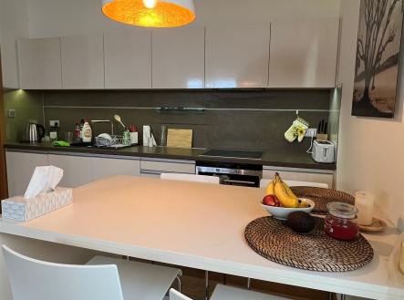 Pronájem bytu, garsoniéra, 60 m²