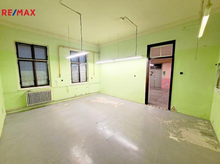 Pronájem skladovací prostor, 185 m²