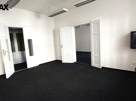 Pronájem kanceláře, 85 m²