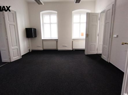 Pronájem kanceláře, 85 m²